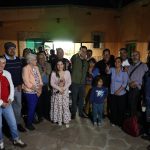 DISFRUTAN VECINOS DE LA PINTA DE TERTULIAS EN FAMILIA