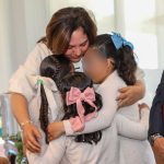 DOS GRUPOS DE HERMANAS CUENTAN CON EL COBIJO DE SUS NUEVAS FAMILIAS, TRAS SER RECIBIDAS EN ADOPCIÓN.