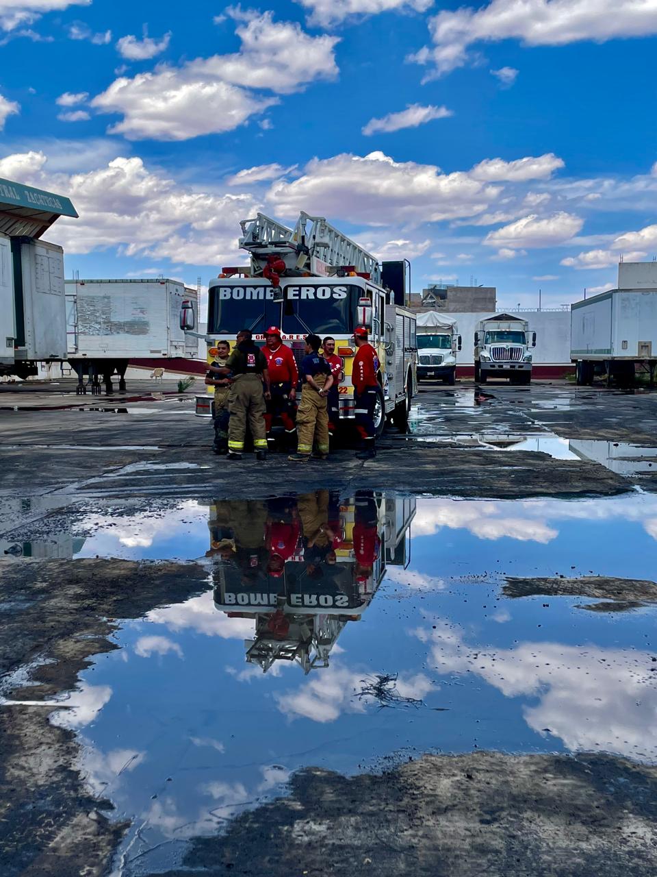 SOFOCAN INCENDIO EN BODEGAS DE ALIMENTACIÓN PARA EL BIENESTAR EN 98 POR CIERTO.