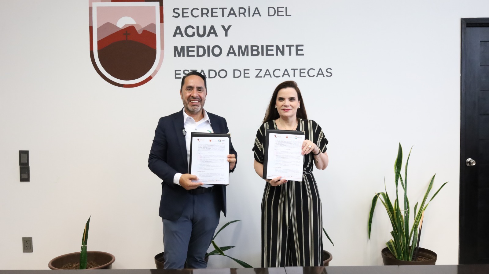 CONVIENEN SAMA Y CECYTEZ ESTABLECER MECANISMOS PARA CREAR UNA CULTURA AMBIENTAL EN EL SECTOR ESTUDIANTIL.