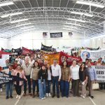 ENCABEZA GOBERNADOR DAVID MONREAL ENTREGA DE TARJETAS DEL PROGRAMA LA ESCUELA ES NUESTRA A PLANTELES DE FRESNILLO.