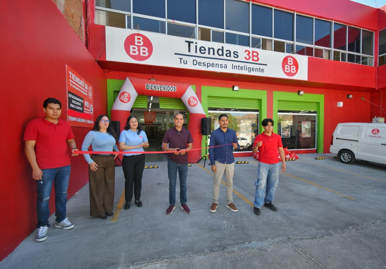INAUGURA PEPE SALDÍVAR UNA TIENDA MÁS DE “TRES B” EN GAVILANES