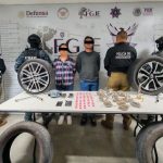 DETIENEN A PROBABLES RESPONSABLES DE ROBO DE AUTOPARTES EN GUADALUPE, ASEGURAN DROGA Y CARGADORES.