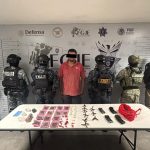 DETIENEN A PRESUNTO INTEGRANTE DE GRUPO DELICTIVO RELACIONADO CON EXPLOSIVO COLOCADO EN DIRECCIÓN DE SEGURIDAD DE OJOCALIENTE.