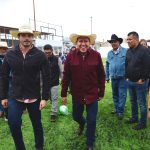 INAUGURA GOBERNADOR DAVID MONREAL CANCHA DE FÚTBOL RÁPIDO CON NUEVO EMPASTADO EN SOMBRERETE.